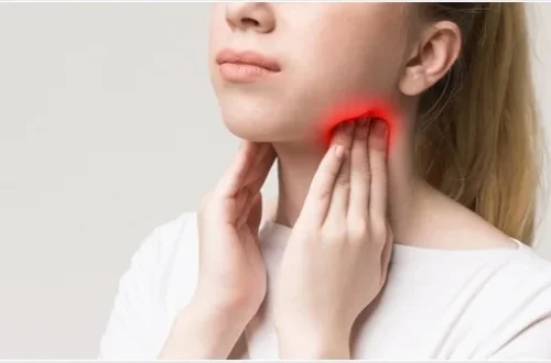Tonsillitis: Symptoms, Causes (Viral/Bacterial), and Treatment