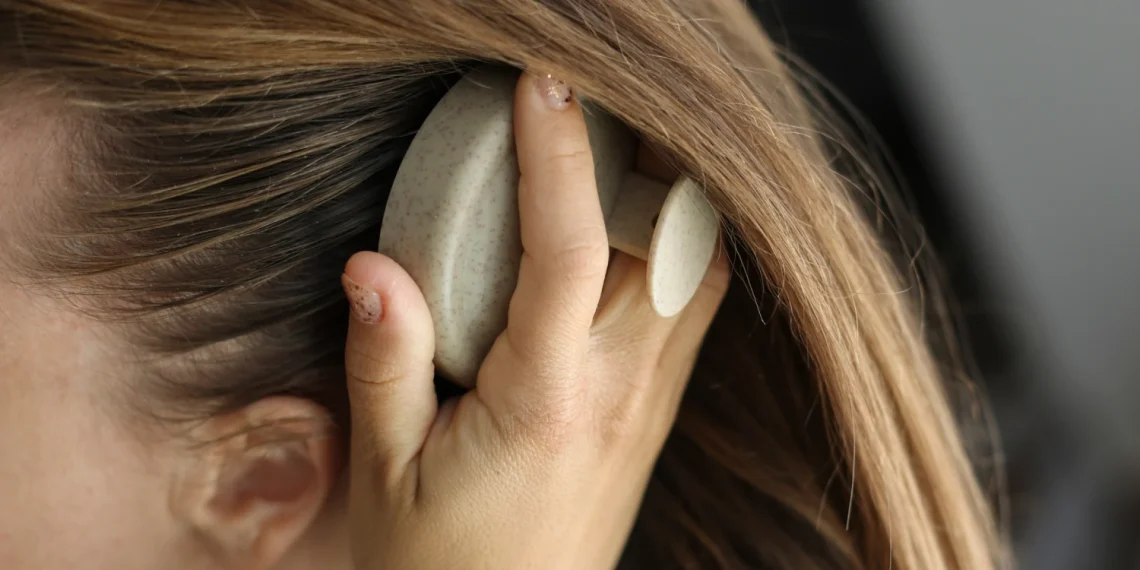 Scalp Massage Techniques to Loosen Flakes and Improve Circulation